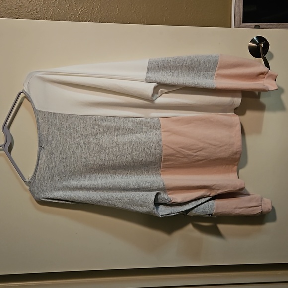 NWT long sleeve top size L - Picture 2 of 4